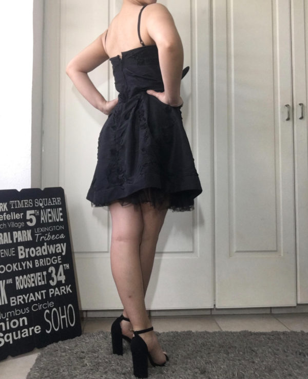 Vestido negro con tul